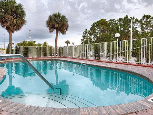 Hotel Days & By Wyndham Pierce I-95 Fort Pierce